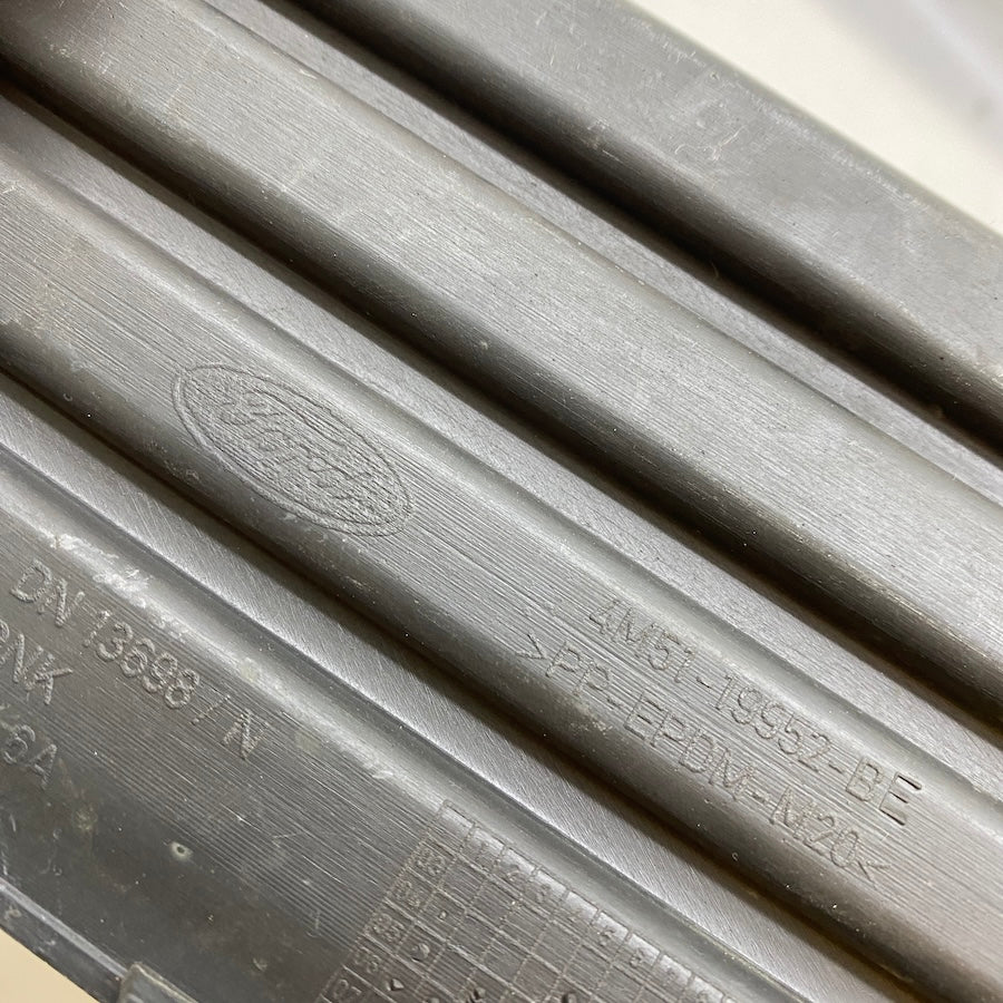 Ford Focus Sis Kapağı 4M51-19952 Orijinal Çıkma 2004-2008