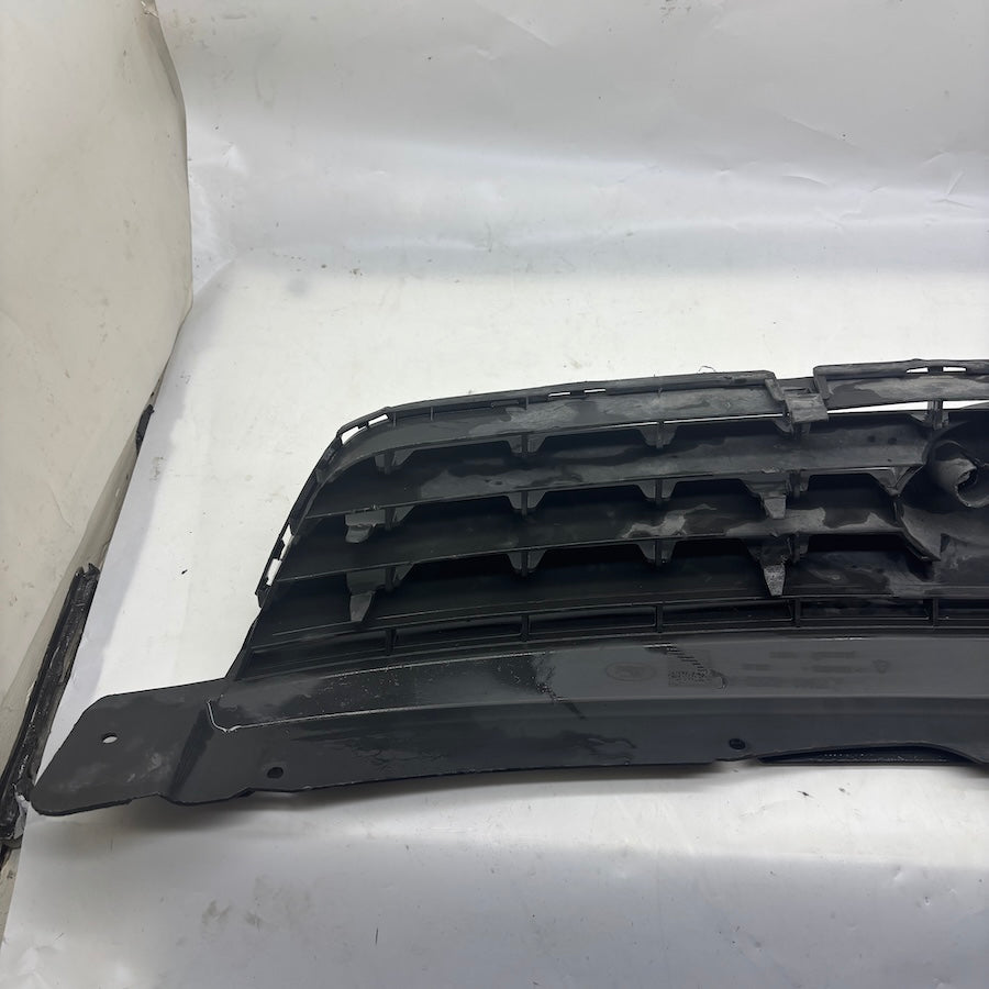 Ford Kuga MK1 C394 Radyatör Izgarası 1497839 8V41-8200-AC