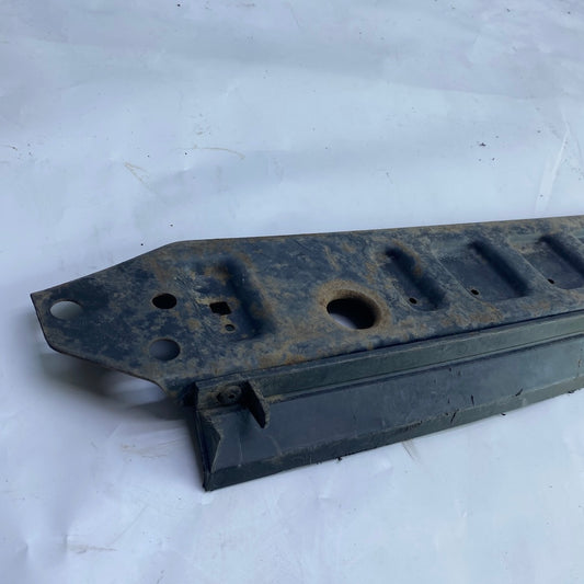 2007-2012 Ford Mondeo uyumlu orijinal çıkma radyatör alt saçı.