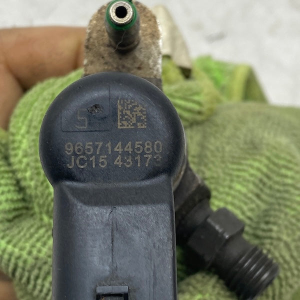 Ford Mondeo/Peugeot 40 2.0 136 HP Enjektör 9657144580 En Uygun Oto Parça