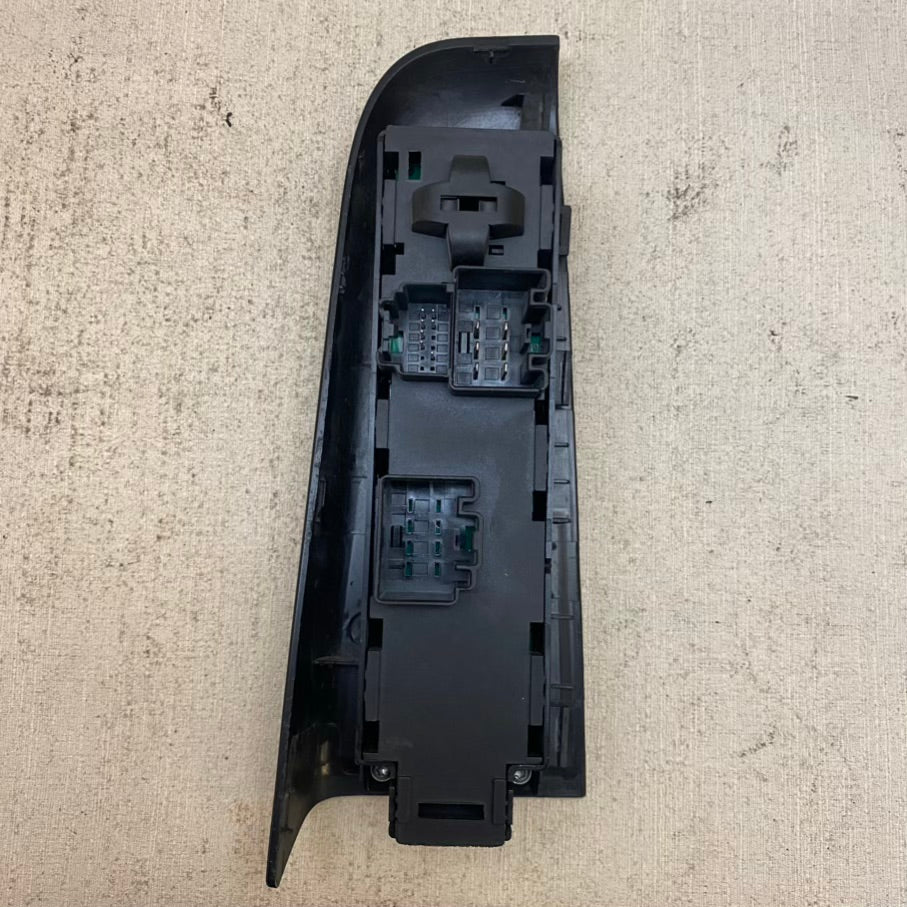 Ford Tourneo Courier Cam Açma Düğmesi 18202081