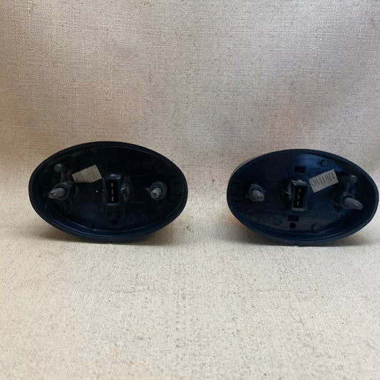 Ford Transit 01 Ön Çamurluk Sinyal Lambası Sağ/Sol yc15-13b377