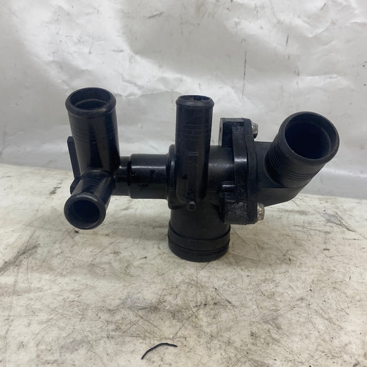 Ford Transit 2.4 TDCi Termostat Gövdesi BSG 30-126-003