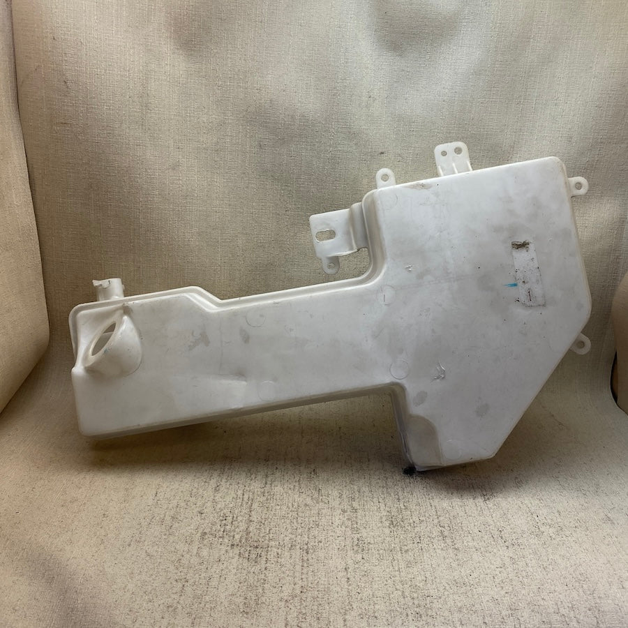 Ford Transit Silecek Su Deposu Tek Motorlu Tip BK21-13K185-A