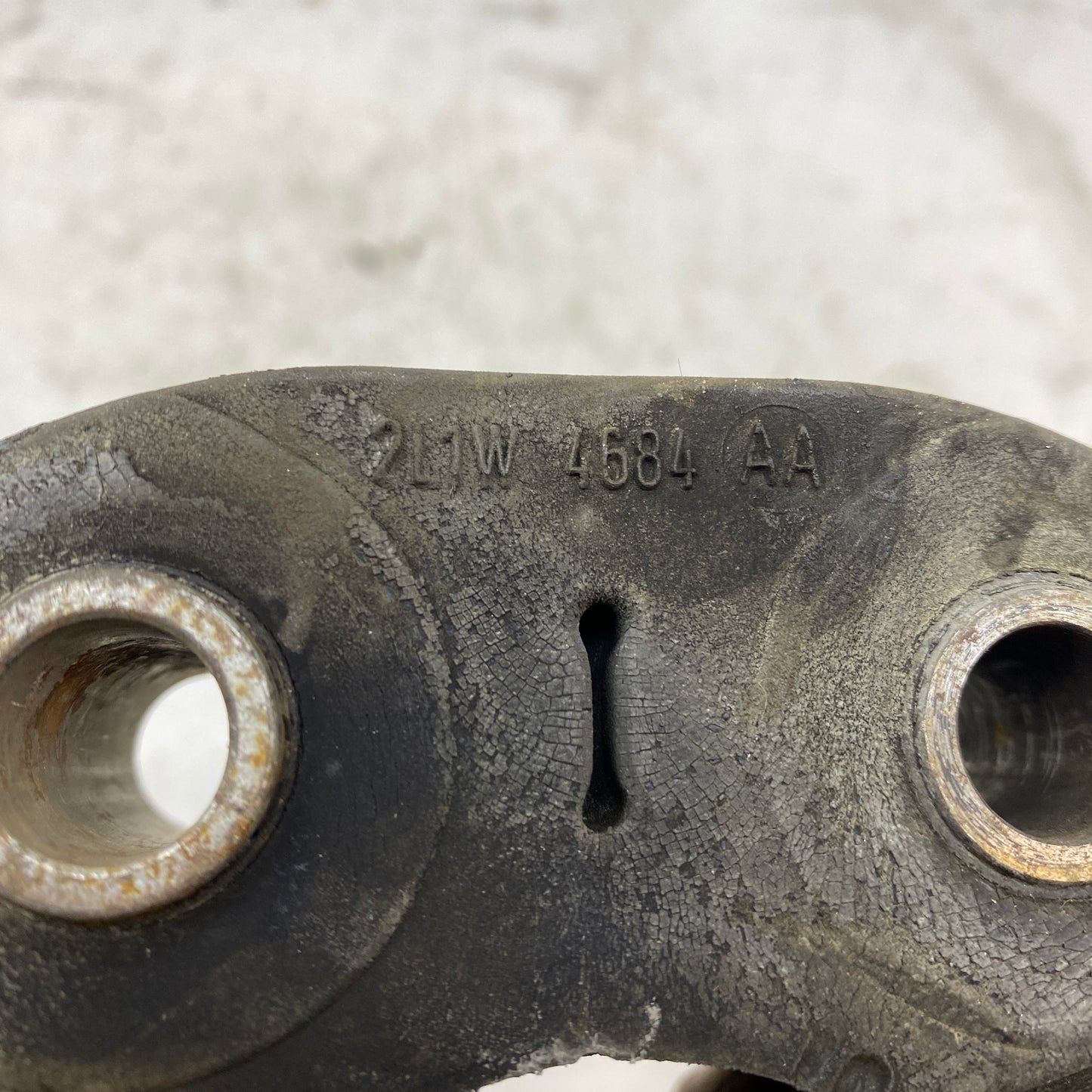 Ford Transit V347 Şaft Bağlantı Takozu 2L1W 4684