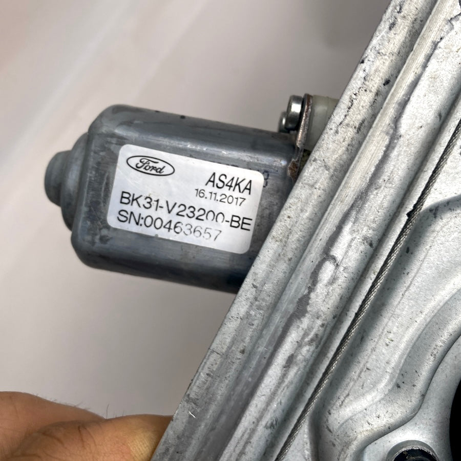 Ford Transit V363 Cam Kriko ve Motoru 928067-101