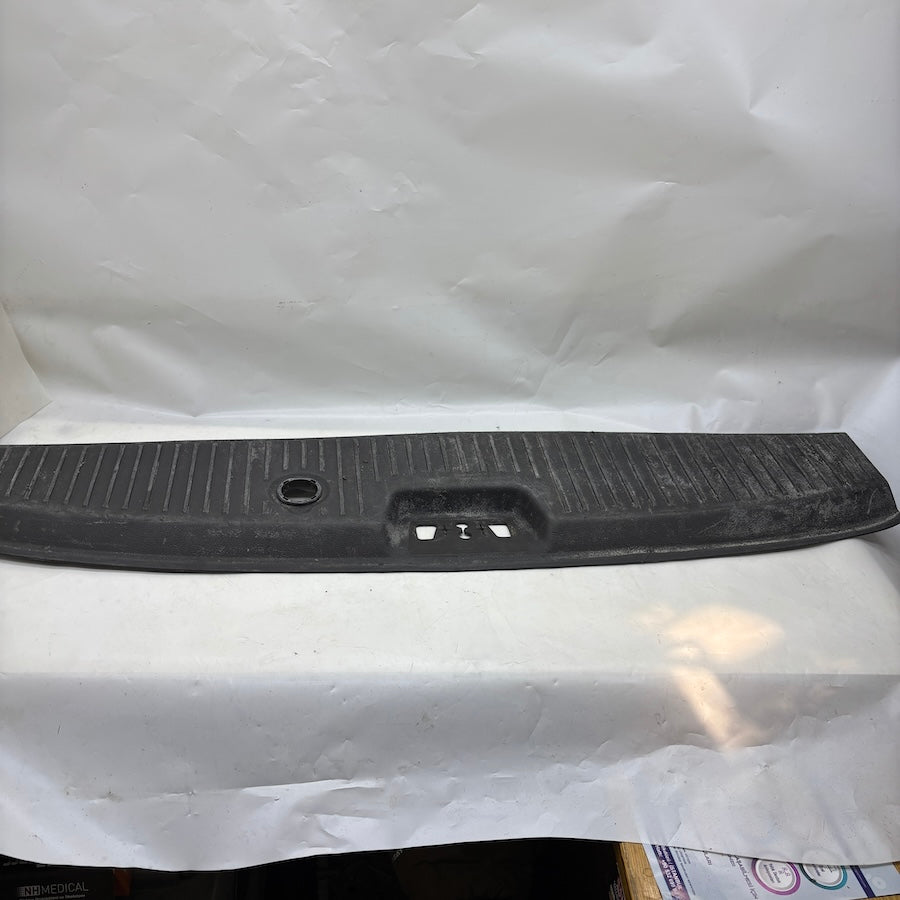 Ford Courier Arka Panel Üst Kaplama ET76-R40352-A