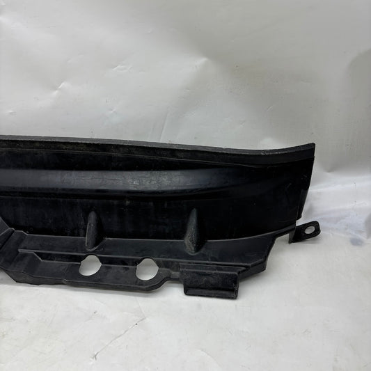 Ford Fiesta Radyatör Üst Kaplama 8A61-A1001A04-A