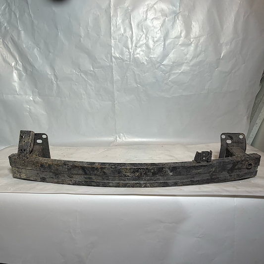 Hyundai Elantra Ön Tampon Demiri Orijinal Çıkma En Uygun Oto Parça