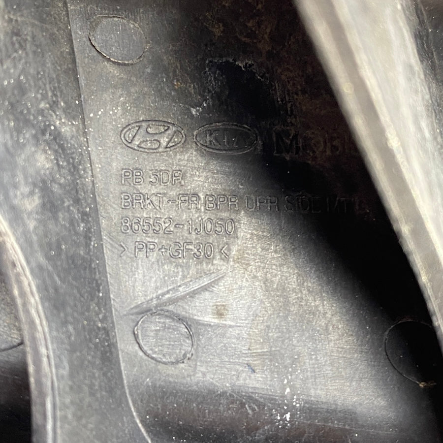 Hyundai i20 Ön Tampon Bağlantı Braketi Sağ 86552-1J050