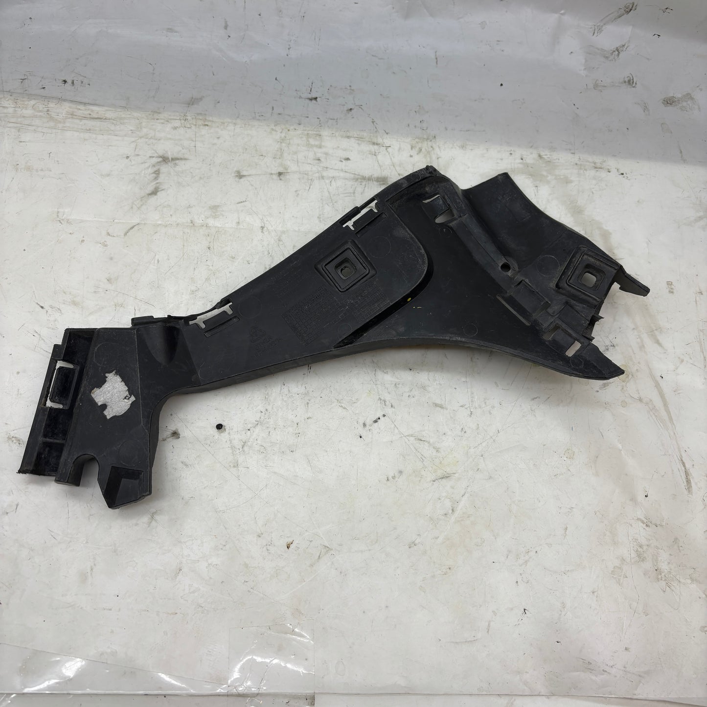 Volvo C30 Arka tampon montaj braketi 30655937