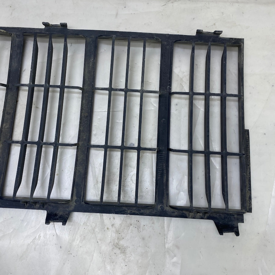 2005-2007 Jeep Liberty Sport iç panjur – 6730-0010 orijinal çıkma gövde parçası.
