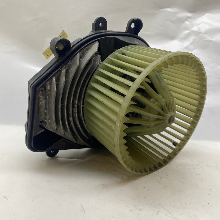 Kalorifer Fan Motoru Passat/Audi A4 8D1 820021