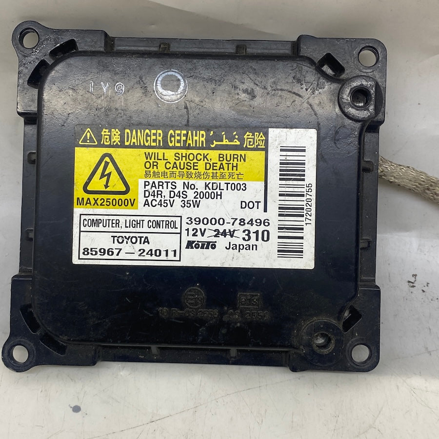 Orijinal çıkma Lexus GS 450h xenon beyni – 2011 model uyumlu OEM aydınlatma parçası.