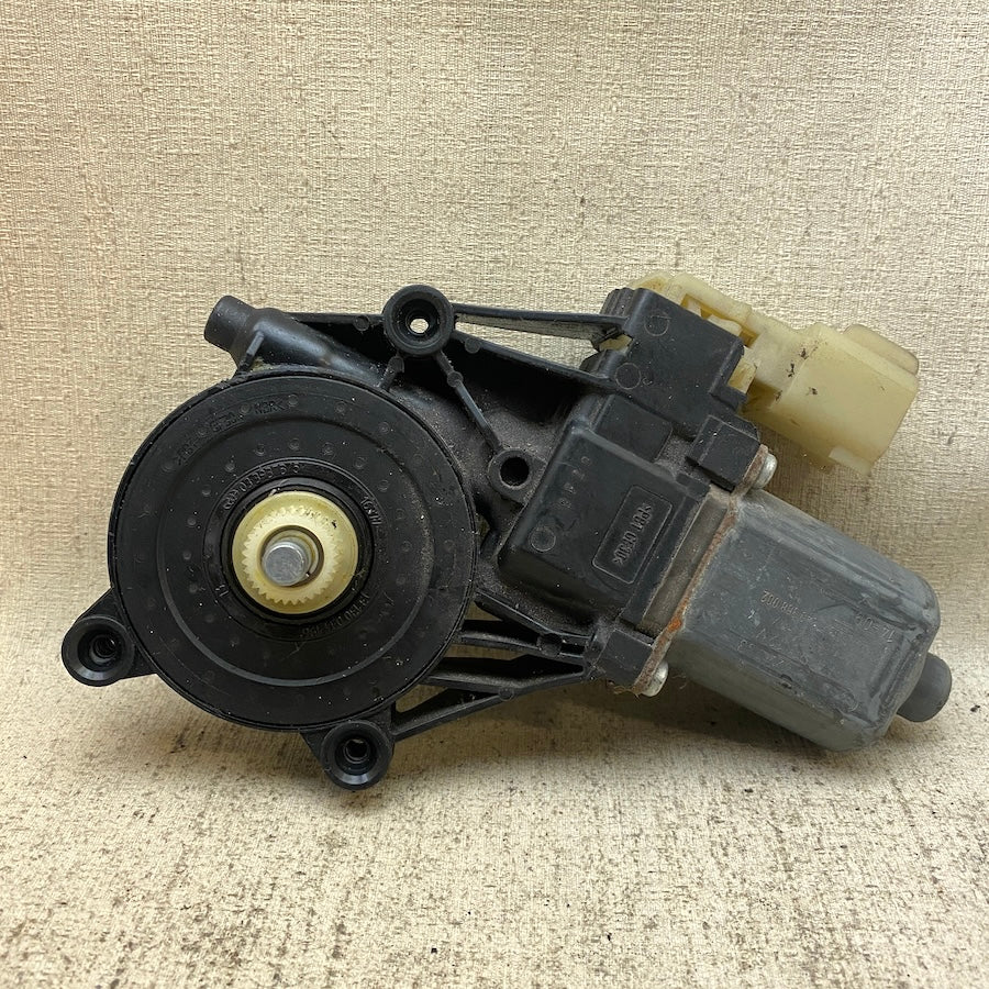 MASERATI Ghibli Arka Sağ Cam Motoru 130822783