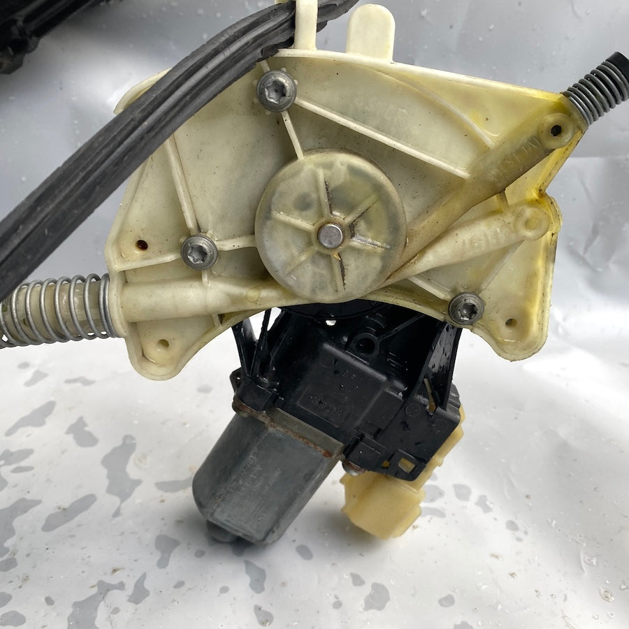 MASERATI Quattroporte Arka Sol Cam Kriko ve Motoru 670009818