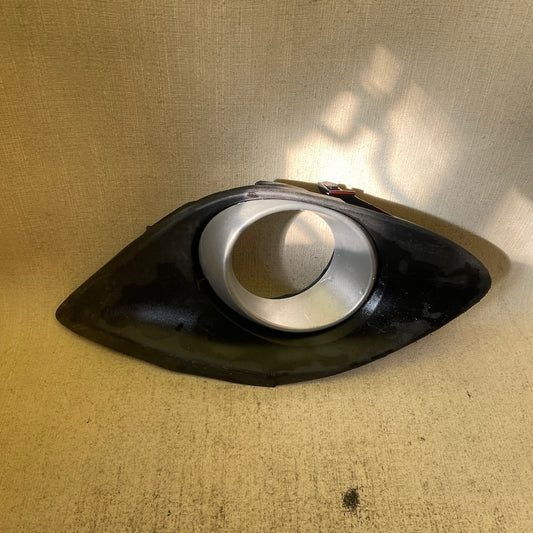 MAZDA 2 Berlina Sis Far Çerçevesi DR61-50C21