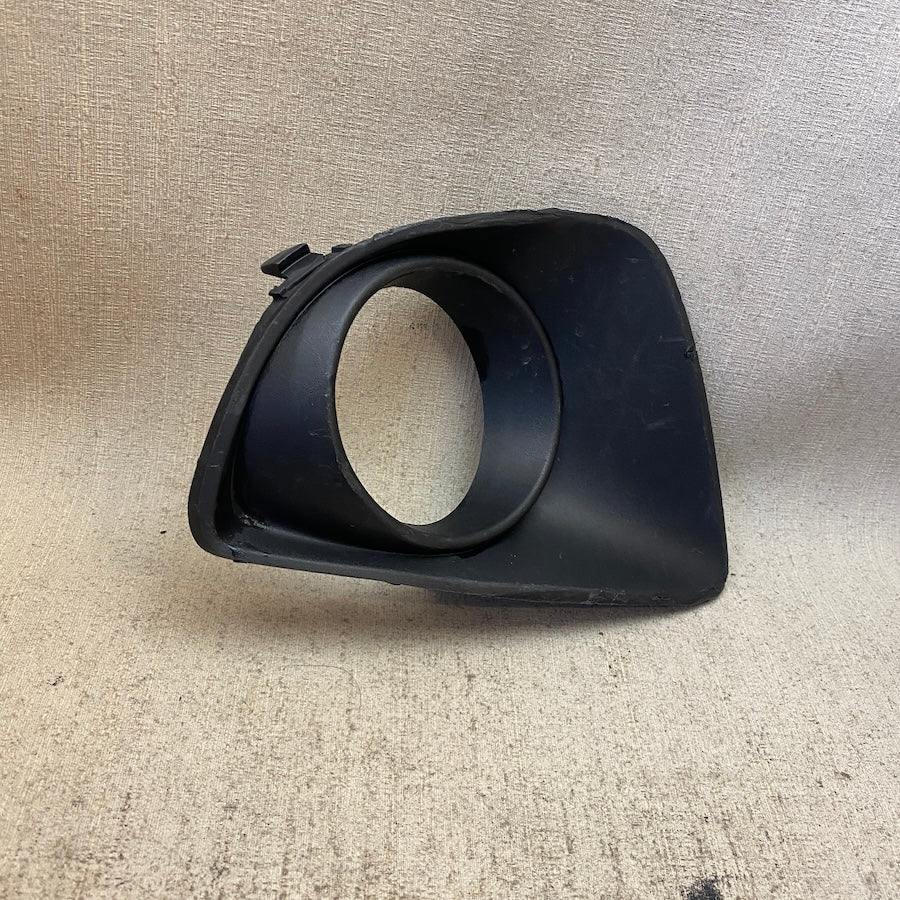MAZDA 2 Sis Far Çerçevesi Sağ D652-50C11