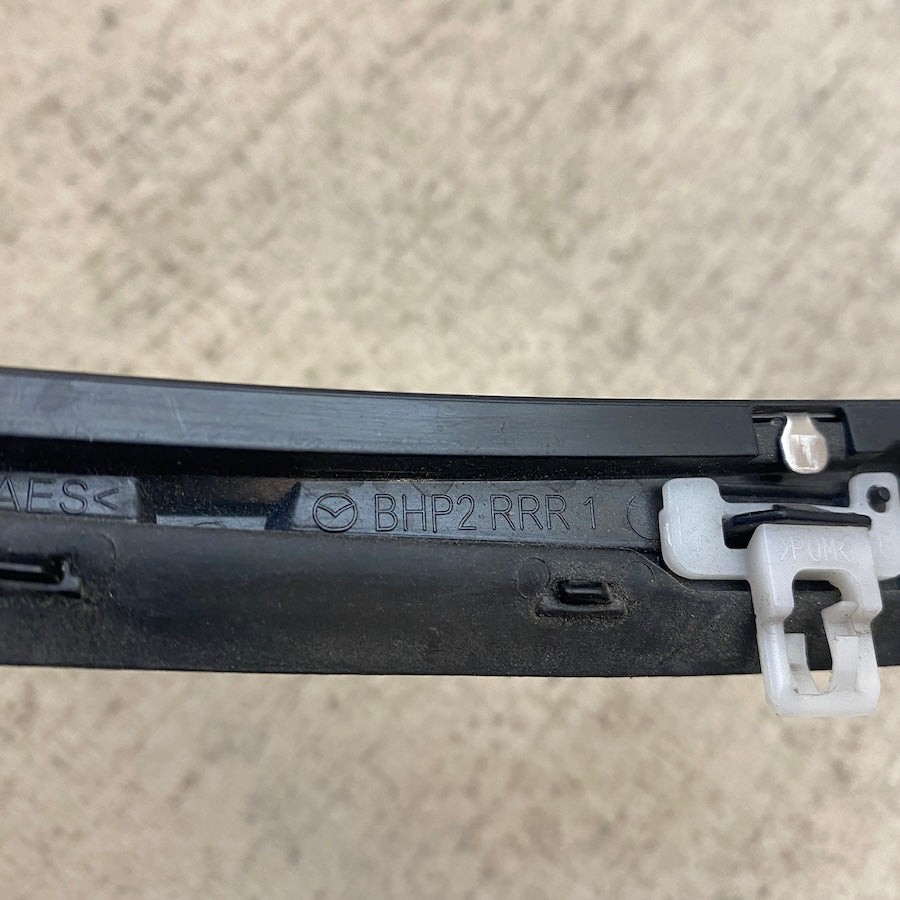 MAZDA 3 Arka Sağ Kapı Cam Nikelaj Çıtası BHP2RRR1