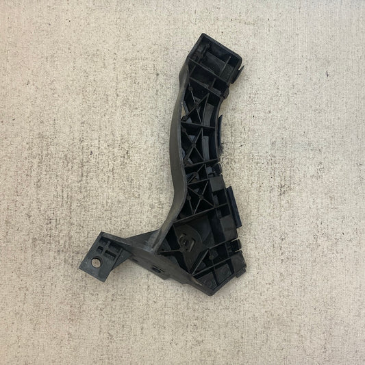 MAZDA 3 Arka Tampon Braketi Sağ BAN6500TI