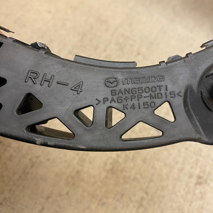 MAZDA 3 Arka Tampon Braketi Sağ BAN6500TI