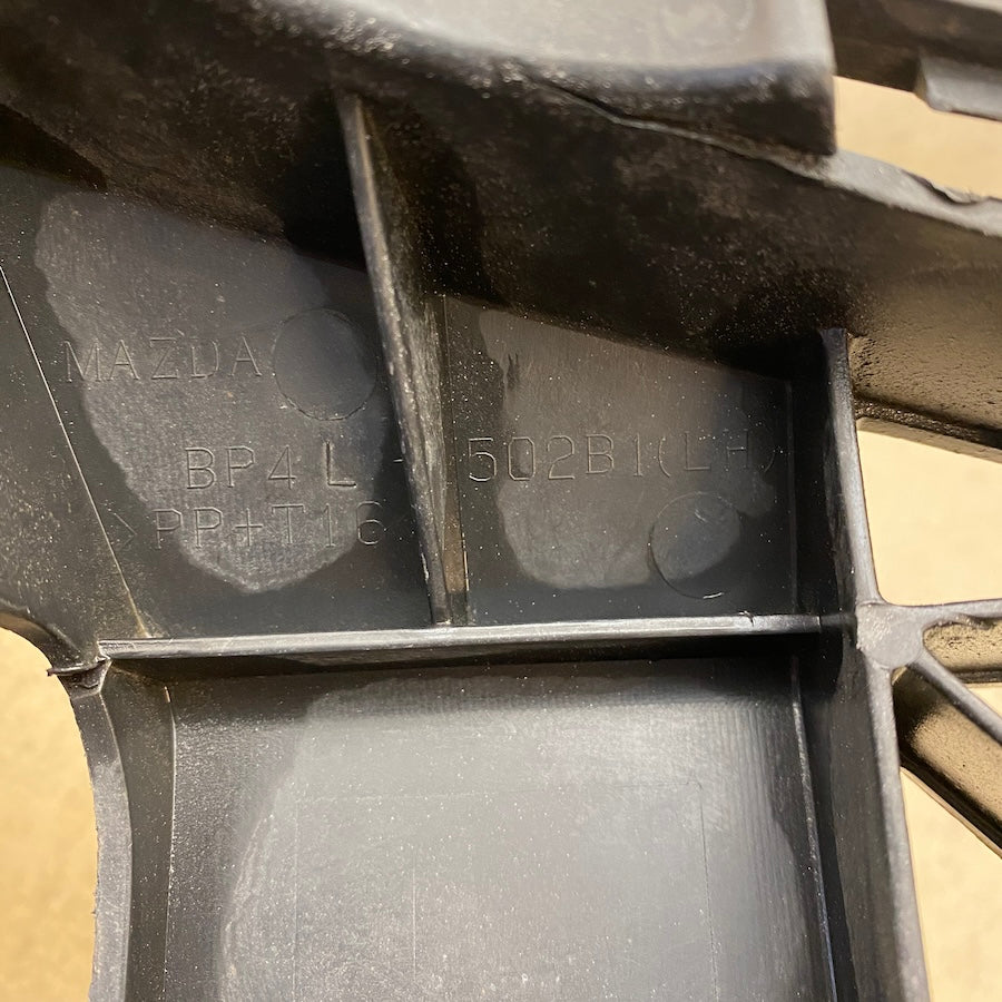 MAZDA 3 Ön Tampon Bağlantı Braketi Sol BP4L502B1
