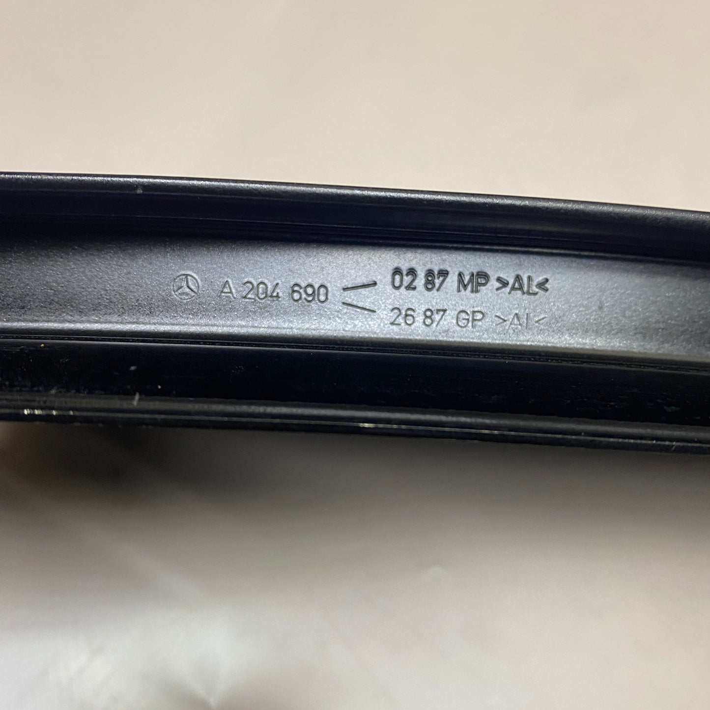 MERCEDES C W204 Ön Kapı Direk Çıtası A204 690 2687