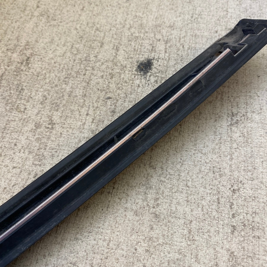 MERCEDES C W204 Sağ Ön Cam Çıtası 080.0.023