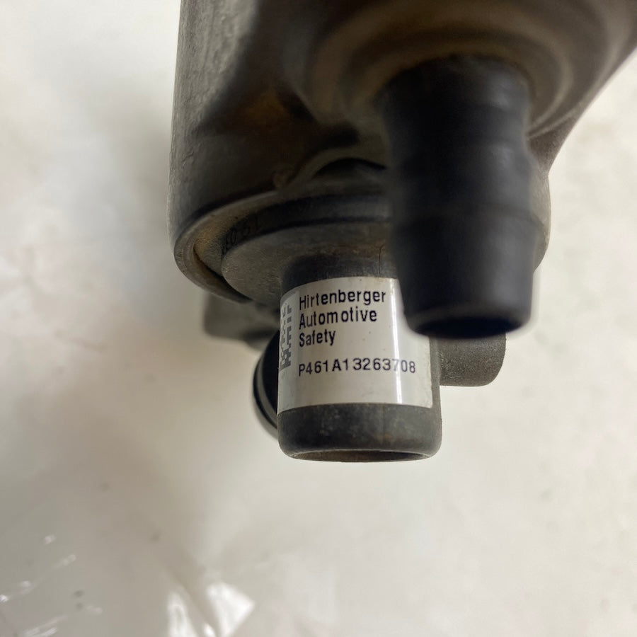 MERCEDES E W212 Kaput Fişeği 2129067701/2129067801