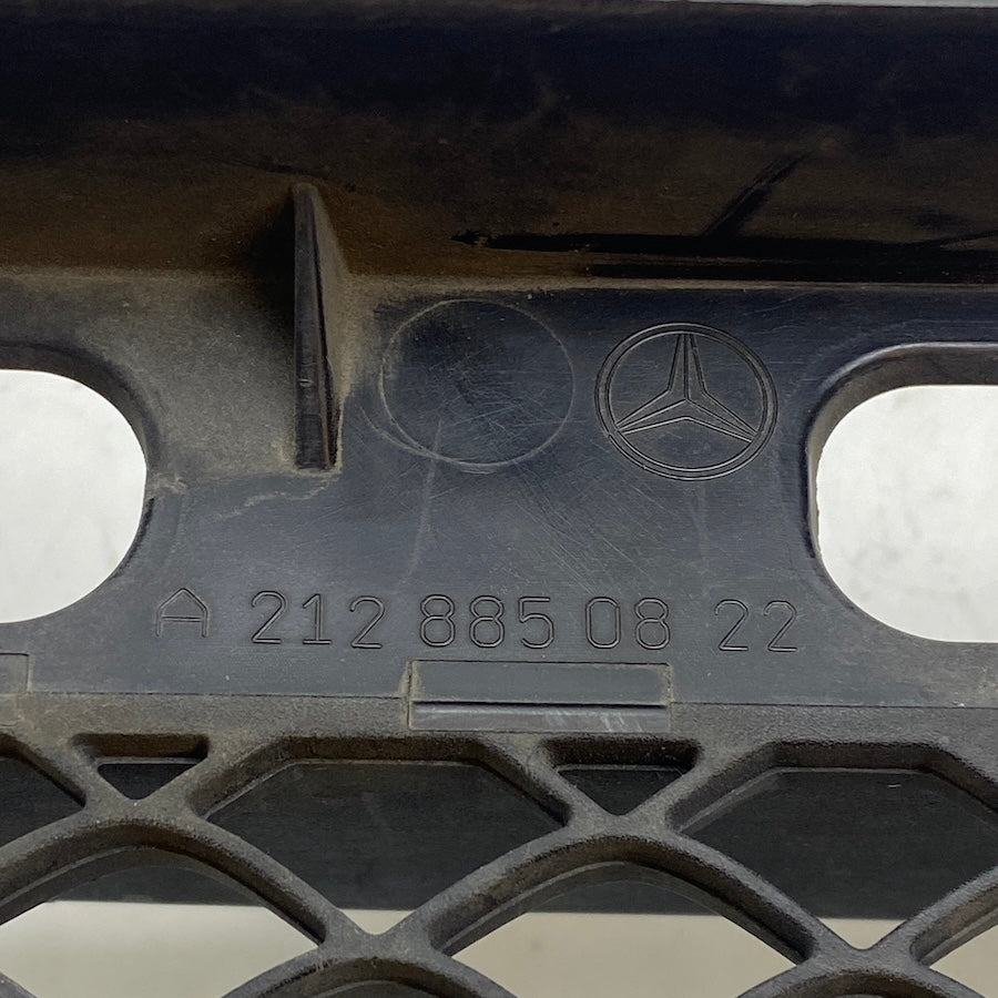 MERCEDES E W212 Ön Panjur A2128851400