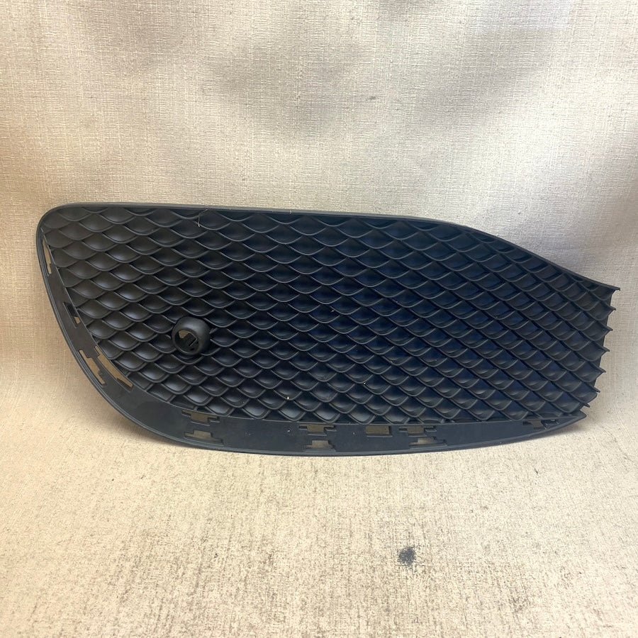 MERCEDES E W213 Ön Tampon Sol Izgara A2138851122