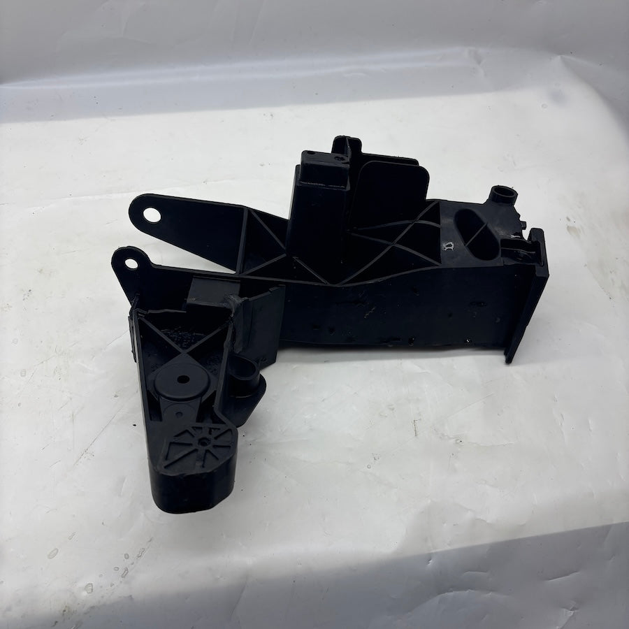 MERCEDES GLA W247 GLB H247 Ön Panel Ayağı A2476224300