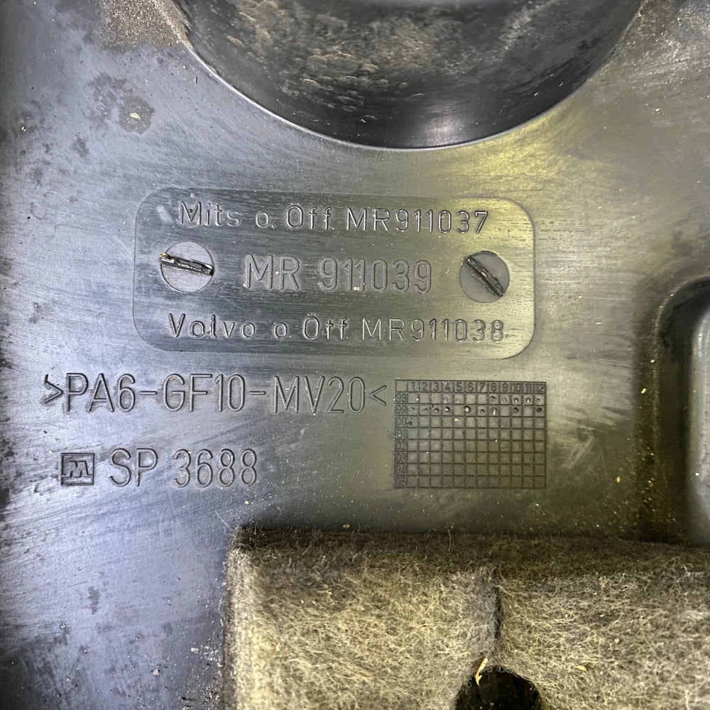 MITSUBISHI Carisma Motor Kapağı MR911039