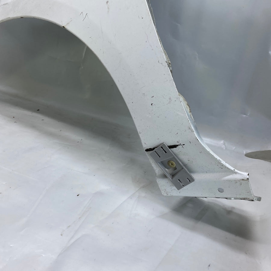 Mazda 2 Ön Çamurluk Orijinal Çıkma 2008-2014