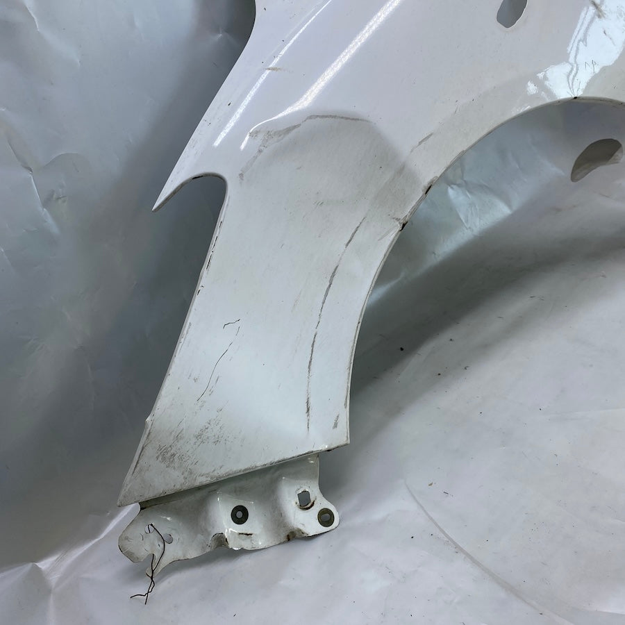 Mazda 2 Ön Çamurluk Orijinal Çıkma 2008-2014