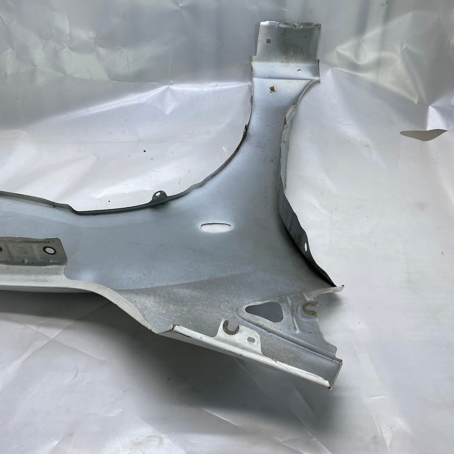 Mazda 2 Ön Çamurluk Orijinal Çıkma 2008-2014