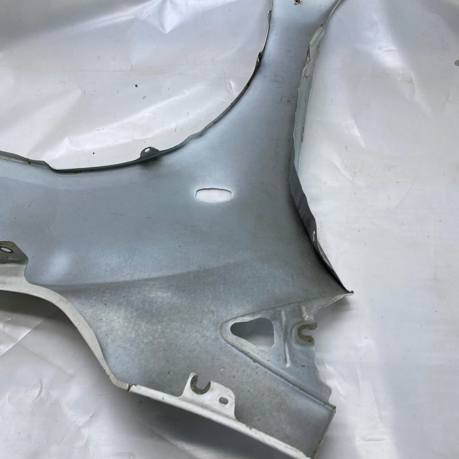 Mazda 2 Ön Çamurluk Orijinal Çıkma 2008-2014
