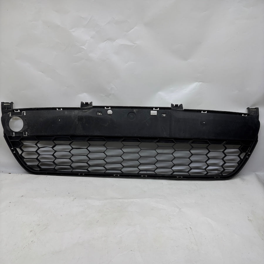 Mazda 2 Ön Tampon Izgarası D651-501T1