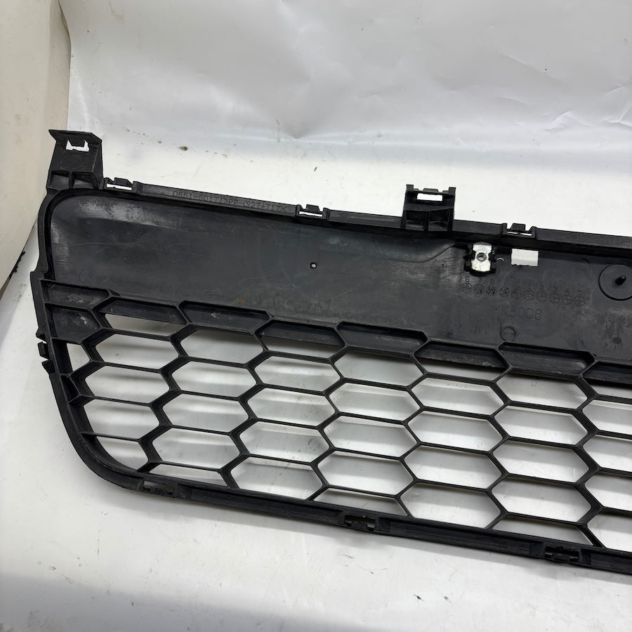 Mazda 2 Ön Tampon Izgarası D651-501T1