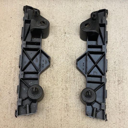 Mazda 2 Ön tampon montaj braketi d01n500u1 d652500u1