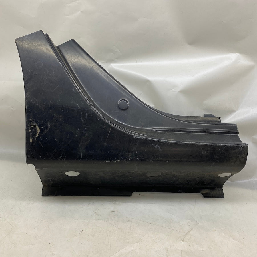 Mazda 3 2013-2016 arası arka sağ köşe marşpiyel sacı, orijinal çıkma parça