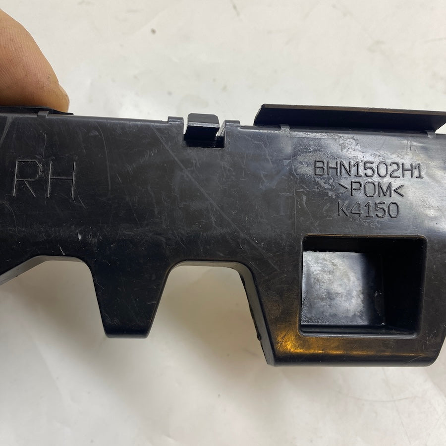 Mazda 3 Arka Tampon Sağ Braket BHN1502H1