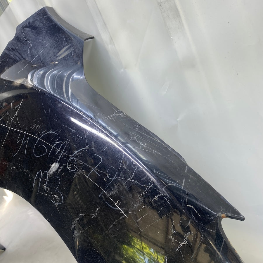 Mazda 3 2009-2013 çamurluk – sağlam, orijinal çıkma parça