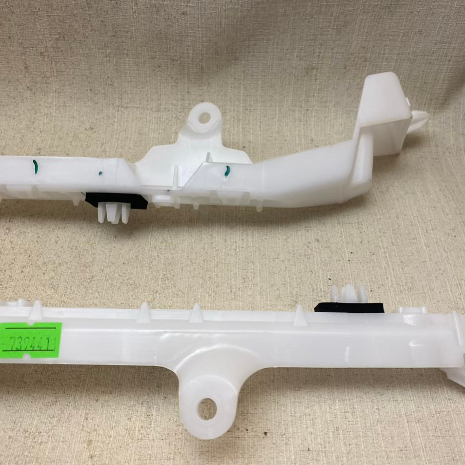 Megane 4 Sedan Arka Tampon Baglanti Braket Takimi 852227740R