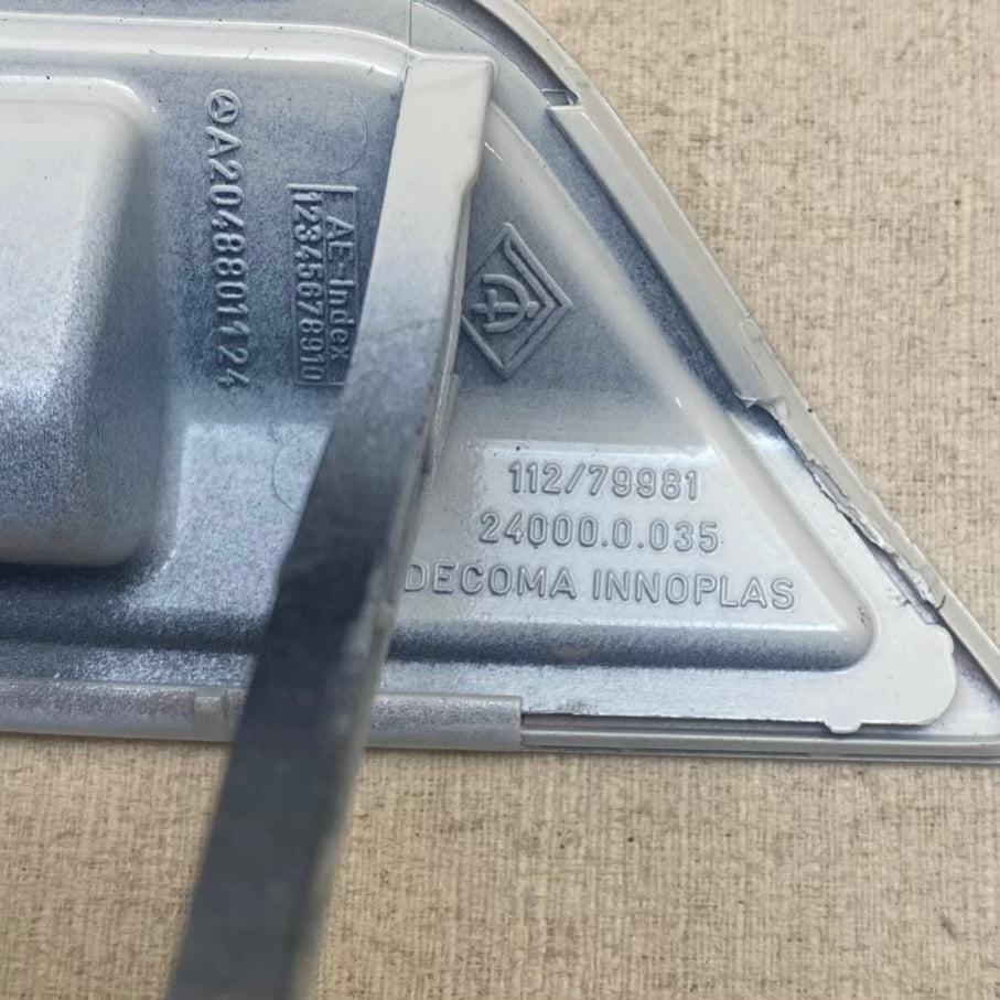 Mercedes-Benz C AMG W204 Far yıkama kapağı/Menteşe A2048801124