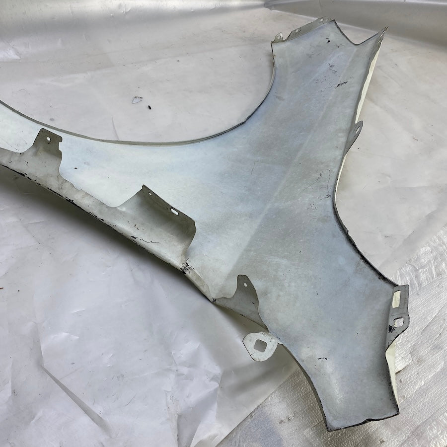 Mercedes A W176 Ön Sağ Çamurluk A1768810201 Orijinal Çıkma