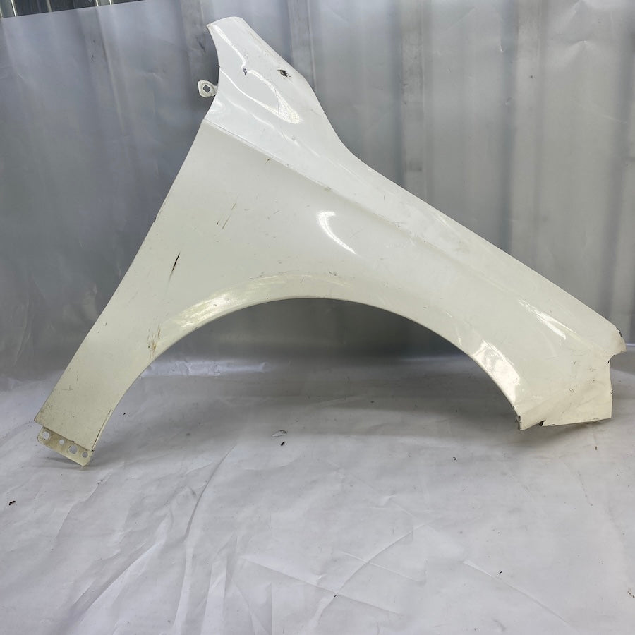 Mercedes A W176 Ön Sağ Çamurluk A1768810201 Orijinal Çıkma