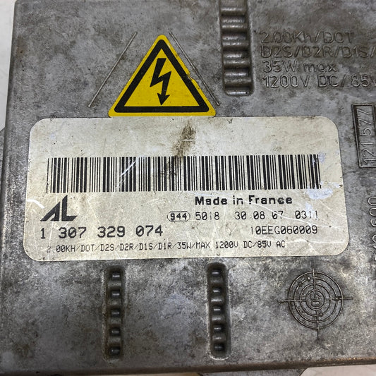 1307329088 kodlu Mercedes xenon far kontrol modülü – W203 ve W169 kasa için çıkma beyin.