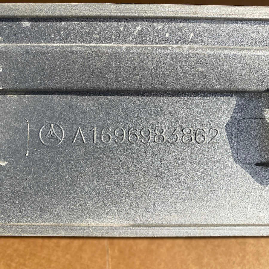 Mercedes B W169 Arka Sağ Kapı Çıtası A169 698 3862