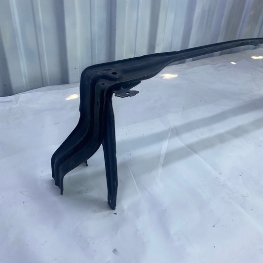 S Serisi W221 radyatör alt sacı – orijinal çıkma, sağlam ve tam uyumlu